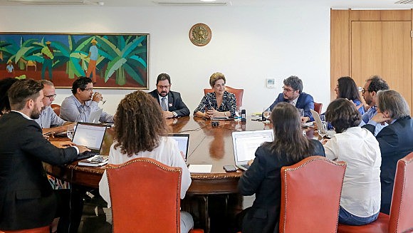 "O impeachment está previsto na Constituição, só falta acrescentar um outro artigo da Constituição que é a exigência do crime de responsabilidade"