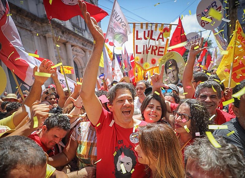 Ato político também foi marcado por vaias de petistas contra políticos do PSB