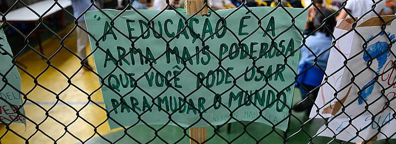 Educadores apontam que Escola Sem Partido representa um risco para a educação brasileira