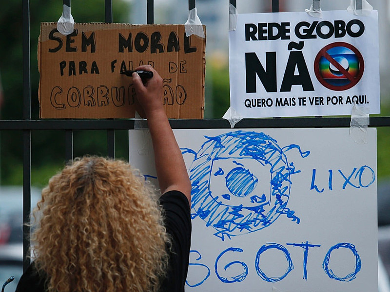 Em 2013, a Rede Globo reconheceu o "erro" em apoiar o golpe de estado em 1964