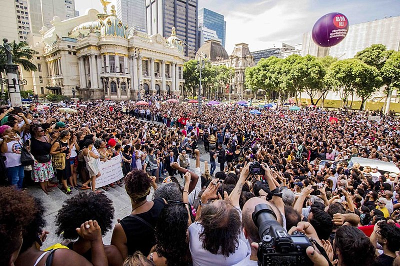 A cerimônia, que aconteceu no Salão Nobre da Câmara dos Vereadores do Rio de Janeiro, foi restrita a amigos e familiares