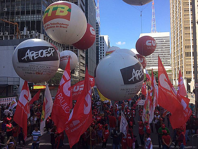 Manifestación del Día de la Trabajadora y del Trabajador en São Paulo