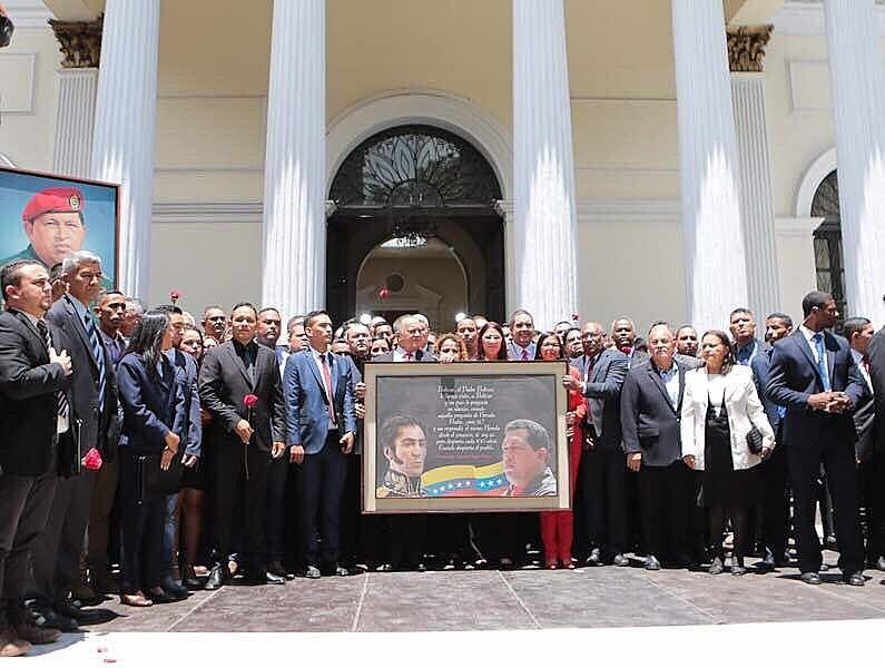 A cerimônia de posse dos membros da Assembleia Constituinte foi realizada no Palácio Federal Legislativo, em Caracas.