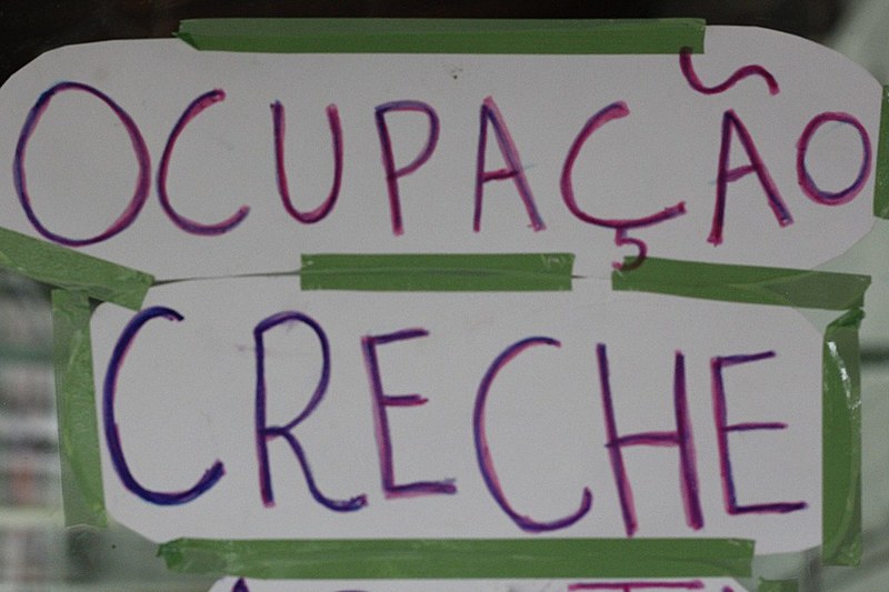 "O fechamento da creche, para uma estudante como eu, significa acabar com a possibilidade de terminar minha formação profissional", diz mãe