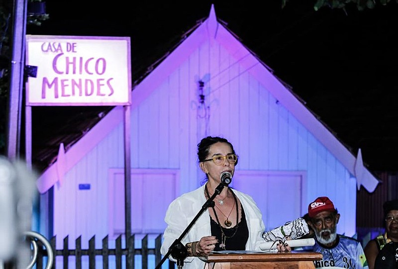 A atriz Lucélia Santos leu uma carta de agradecimento do ex-presidente Lula, que que recebeu o Premio Chico Mendes
