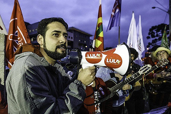 André Machado durante ato na Vigília Lula Livre