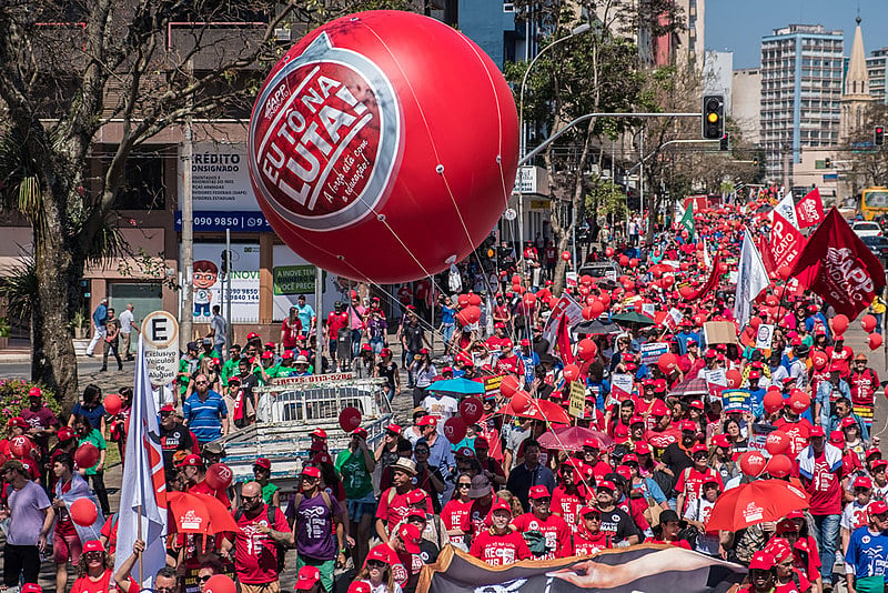 Caravanas de todas as regiões do estado compuseram as cerca de 5 mil pessoas presentes no ato
