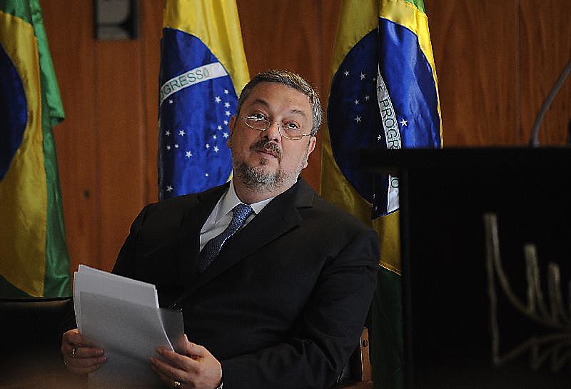 Ex-ministro Antônio Palocci, preso ilegalmente há quase um ano e condenado a 12 anos de prisão