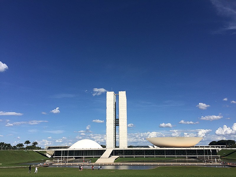 Anúncios oficiais, recuos, saída de ministros e declarações polêmicas marcam os três primeiros meses do "desgoverno"
