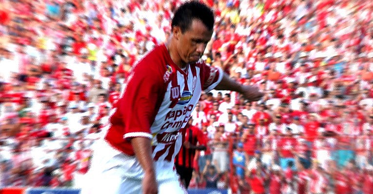 Kuki é o tipo de jogador raro de encontrar hoje em dia: virou torcedor apaixonado pelo clube