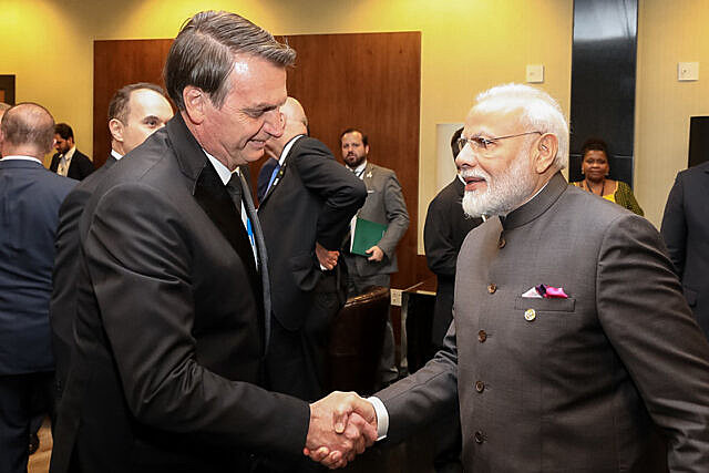 Bolsonaro e Modi demonstraram afinidade durante a Cerimônia de Encerramento do Fórum Empresarial dos Brics, no Brasil