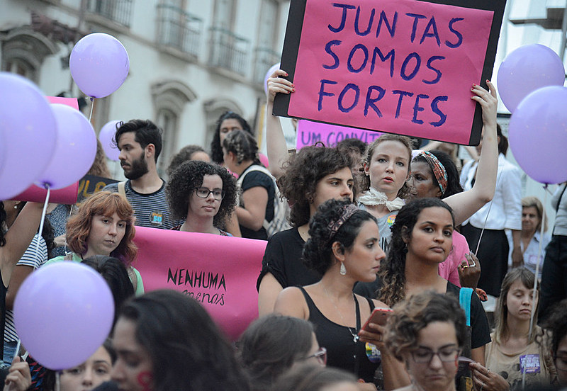 Apesar das conquistas garantidas, os direitos femininos ainda são questionados e transgredidos