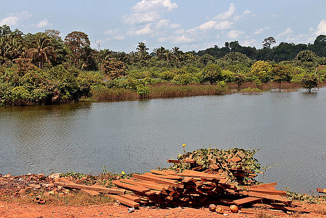 Livro narra processo de exploração da Amazônia, além das contradições sociais e ambientais derivadas da atividade mineradora
