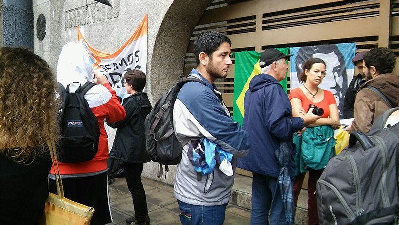 Ato pela defesa da democracia na embaixada brasileira em Buenos Aires (ARG).