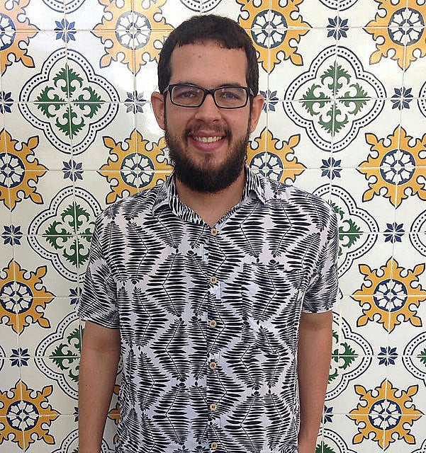 Roberto Efrem Filho – ou Beto, como gosta – é do Recife e, vez ou outra, desajeita-se na palavra