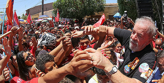 Lula segue na liderança a na corrida presidencial