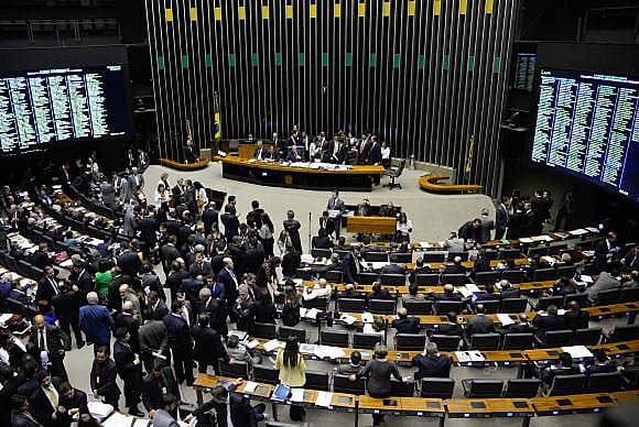 Los presidentes de los partidos hablan sobre la urgencia de la movilización popular contra la pérdida de derechos sociales