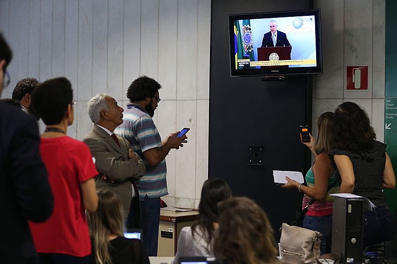 Dueños de la empresa JBS habrían grabado el momento en que el presidente dio el aval para comprar a Eduardo Cunha.
