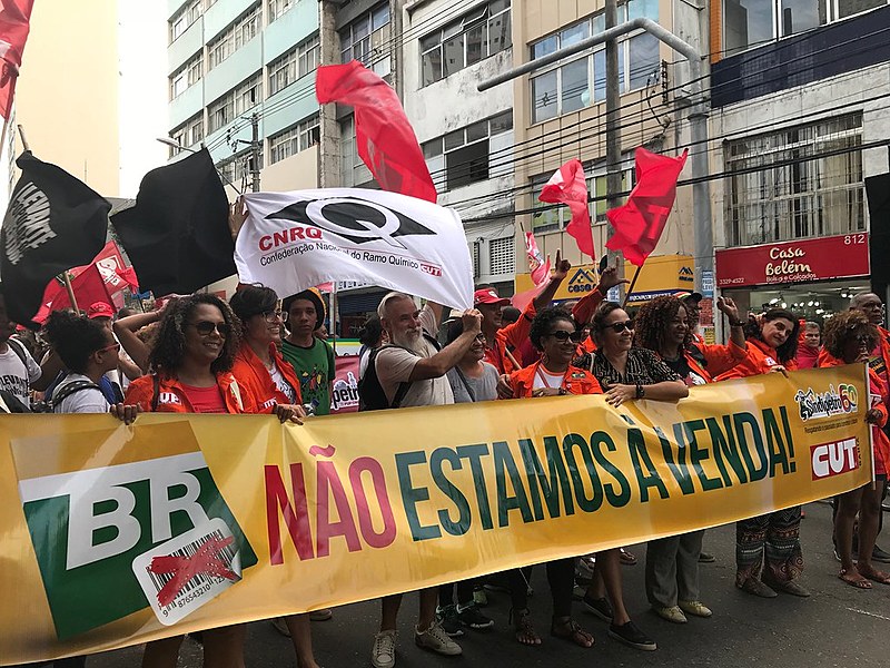 Multidão toma conta das ruas de Salvador (BA) na abertura do Fórum Social Mundial 2018