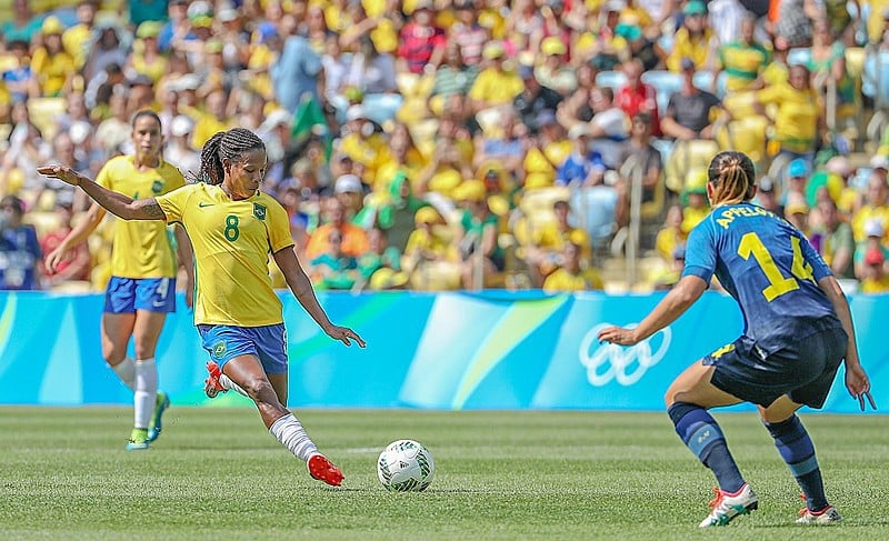 Futebol feminino no Brasil entrega muito mais do que recebe