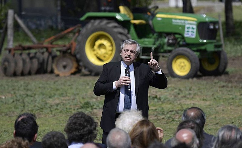 "Nossa maior vergonha é a fome", afirmou Fernández em entrevista coletiva na Universidade de Buenos Aires (UBA)
