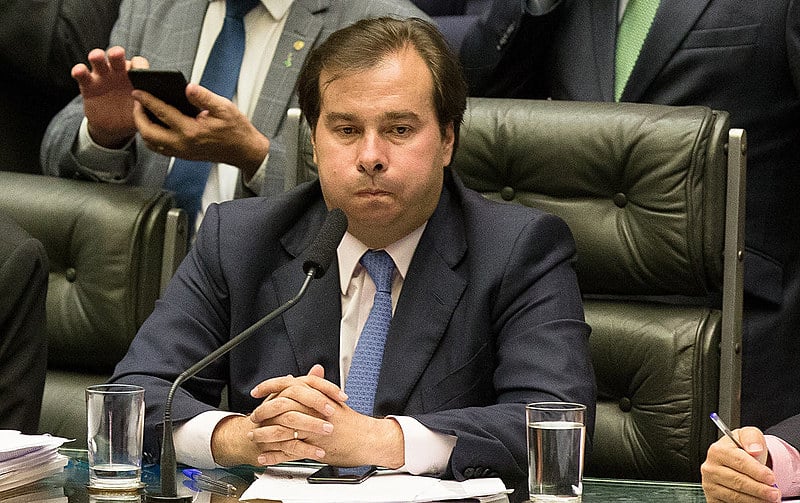 Para compensar o provável revés, Maia pretende colocar em votação outras iniciativas do governo golpista, como a privatização da Eletrobrás.