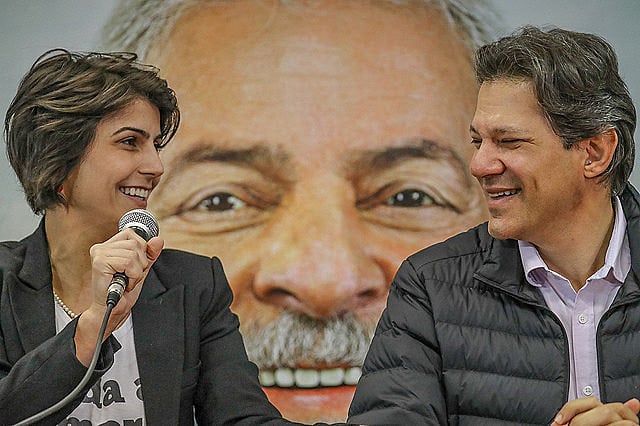 Manuela D'Ávila and Fernando Haddad during press conference on Tuesday (7)