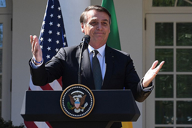 Bolsonaro debe regresar a Brasil el jueves (21)