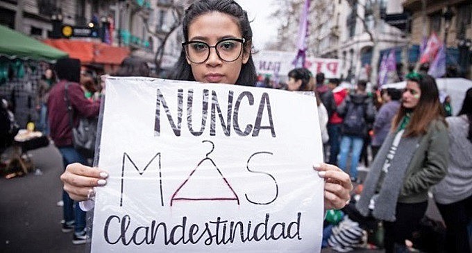 Segundo representante do coletivo MuMaLa, o aborto clandestino é uma das formas de "feminicídio de Estado"