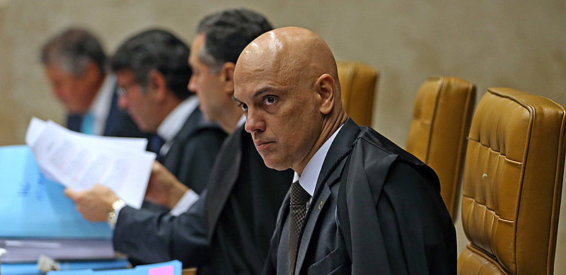 Acusado de censura, Alexandre de Moraes revogou uma decisão dele próprio, publicada no início da semana