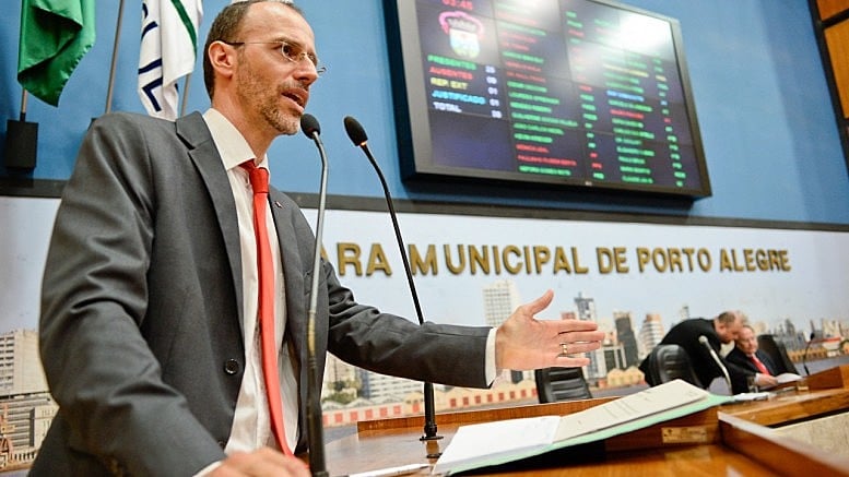 "Crianças vão deixar de comer veneno", afirma o vereador do PT
