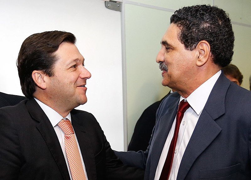 O atual prefeito e o candidato petista precisam disputar os outros 480,5 mil votos que no 1º turno optaram por outros projetos ou por nenhum.