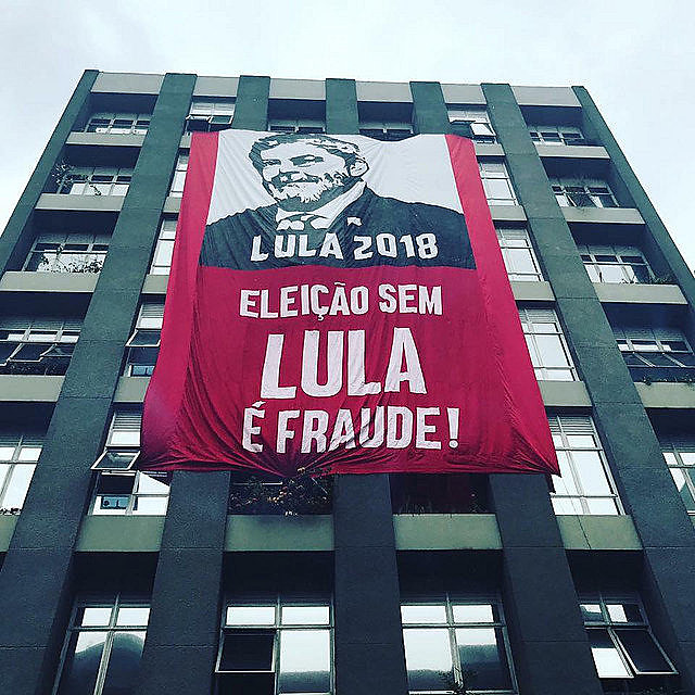 Movimentos afirmam que eleição sem a candidatura do ex-presidente é fraude política