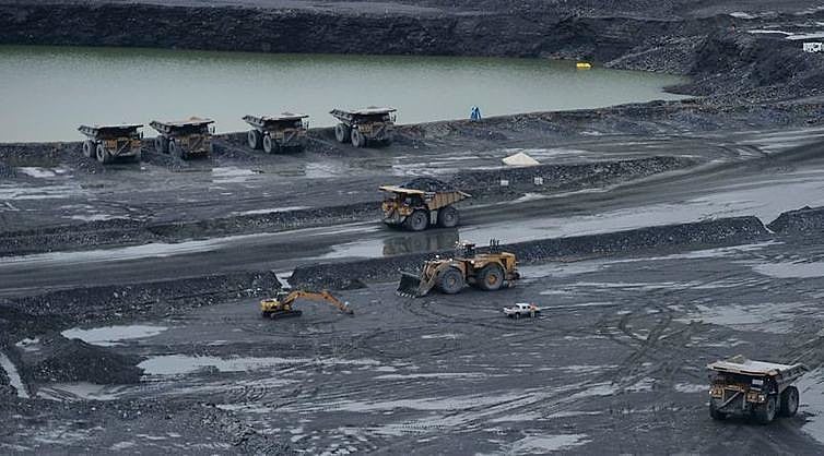 Segundo moradores, instalação da Usina de Belo Monte não resultou em melhorias nos serviços de energia elétrica, saúde, moradia e educação.