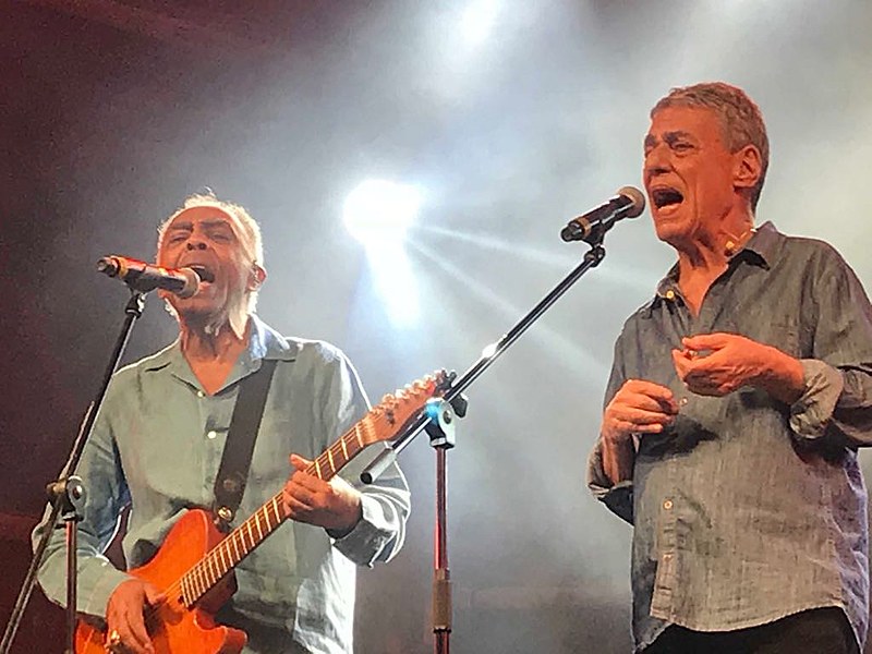 Gilberto Gil e Chico Buarque se apresentam no Festival Lula Livre, no sábado (28)