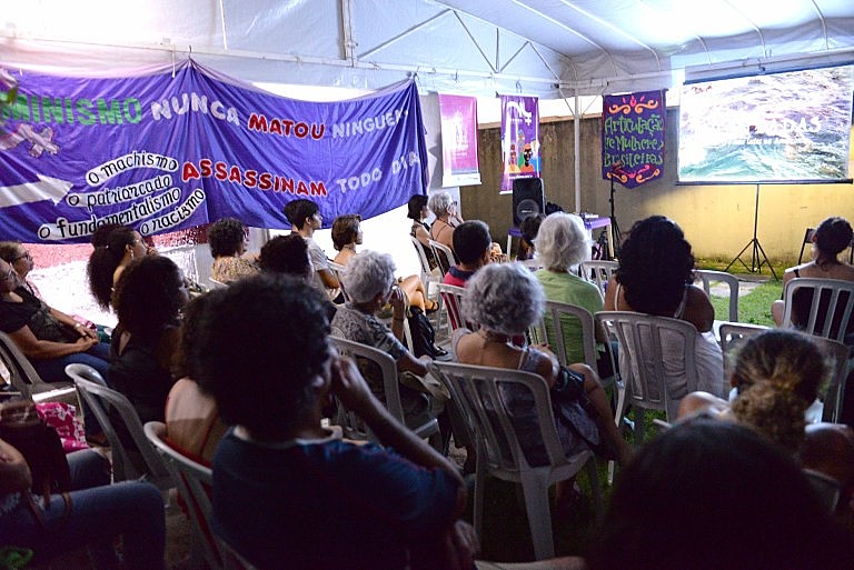 Programação cultural conta com mostra de videoclipes e cortejo com as batucadas do Cordão de Bruta Flor e do Fórum de Mulheres de PE