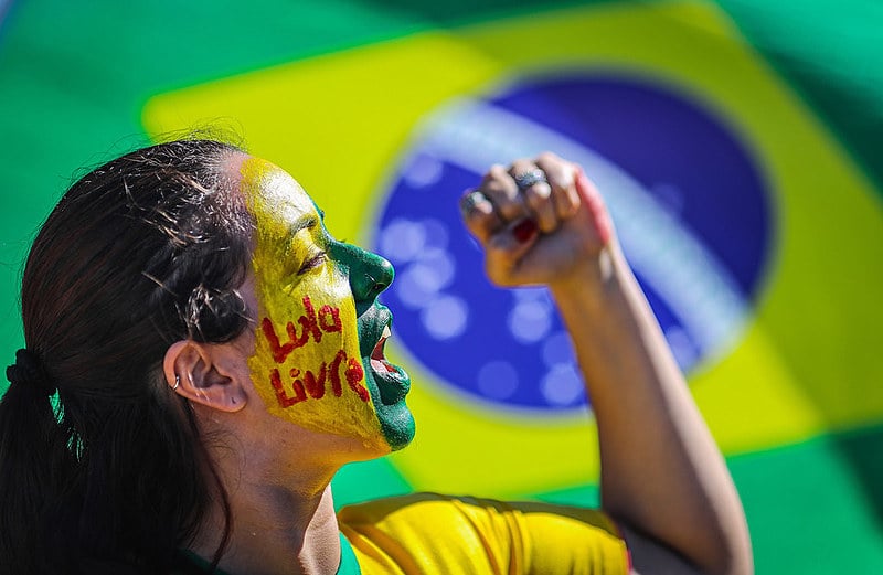 "Se os de baixo não se mexem, não reivindicam, não se mobilizam e protestam, a história estaciona, ou, pior, anda para trás"