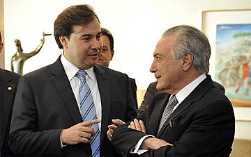 Maia acha que Temer também tem de colocar sua base para trabalhar caso queira aprovar privatização da Eletrobras