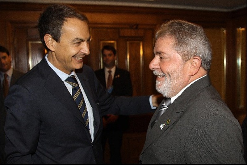Lula, então presidente do Brasil, se encontra com Zapatero, então presidente da Espanha