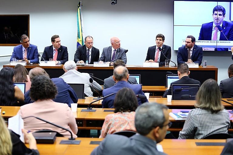 Em primeira reunião, CPI do Derramamento de Óleo elegeu presidente e relator do caso