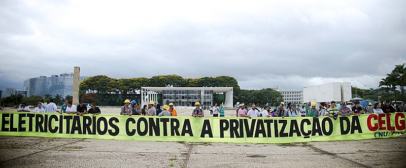 A Celg pertence hoje à Eletrobras (50,93% do capital social) e ao governo de Goiás (49% do capital), cujo valor total equivale a R$ 1,791 bilhão