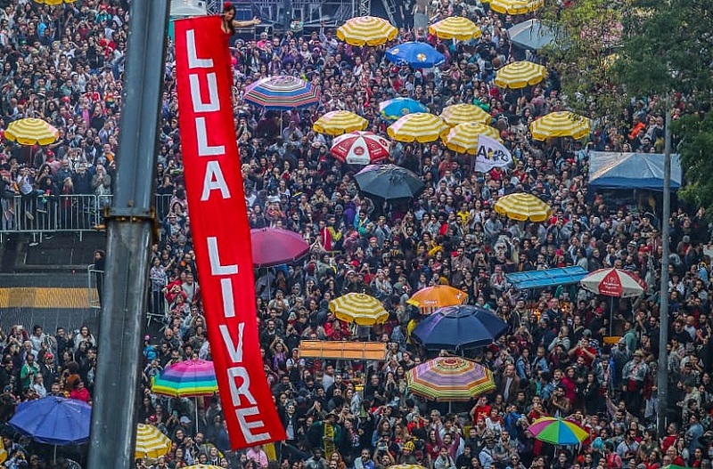 Dezenas de milhares de pessoas participaram da terceira edição do Festival Lula Livre, em defesa da liberdade do ex-presidente