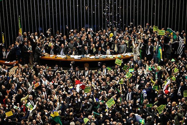 Paralmentares vão receber R$ 3 bilhões até o final do ano