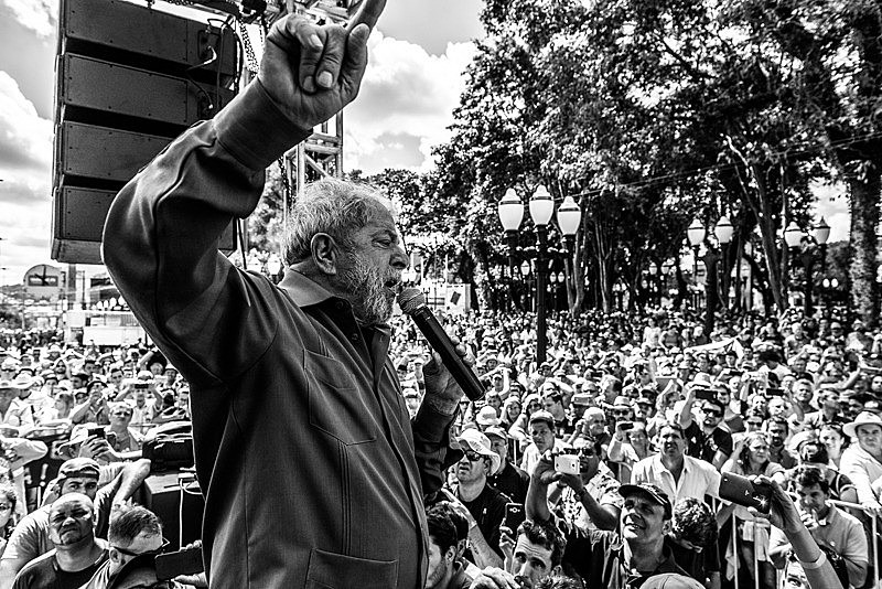 O ato em Quedas do Iguaçu a manhã desta terça-feira (27) na praça central da cidade.