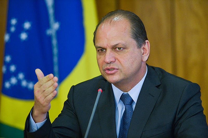 “Quanto mais gente puder ter planos, melhor”, argumentou