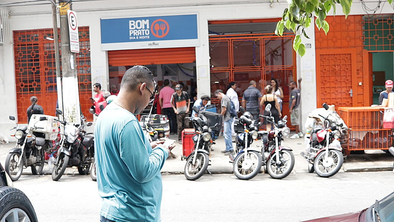 Restaurante no bairro Campos Elíseos, em São Paulo, serve 1.900 refeições todos os dias
