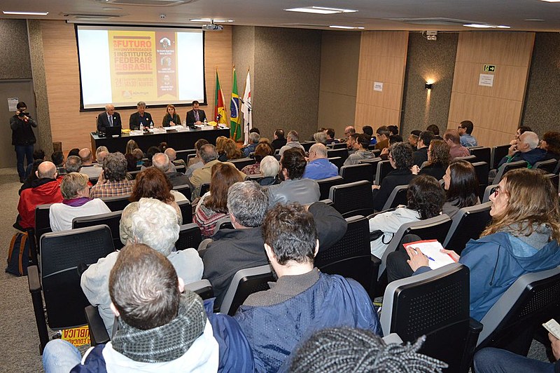 "O Futuro das Universidades e Institutos Federais no Brasil" foi tema do encontro, que contou com a presença da sociedade