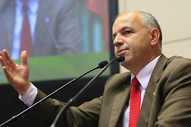 Sargento Amauri afirma que a esquerda não lidou corretamente com a questão das armas e perdeu espaço para a extrema-direita