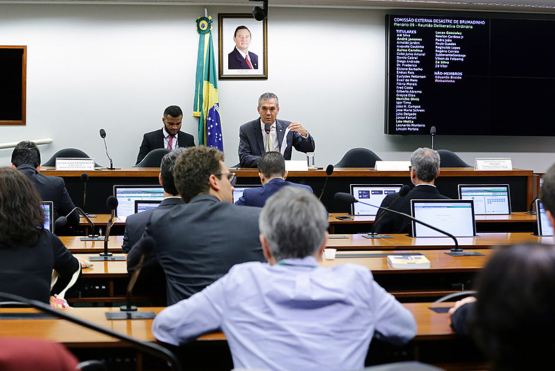 Comissão Externa de Brumadinho durante audiência pública na Câmara dos Deputados nesta terça (19)