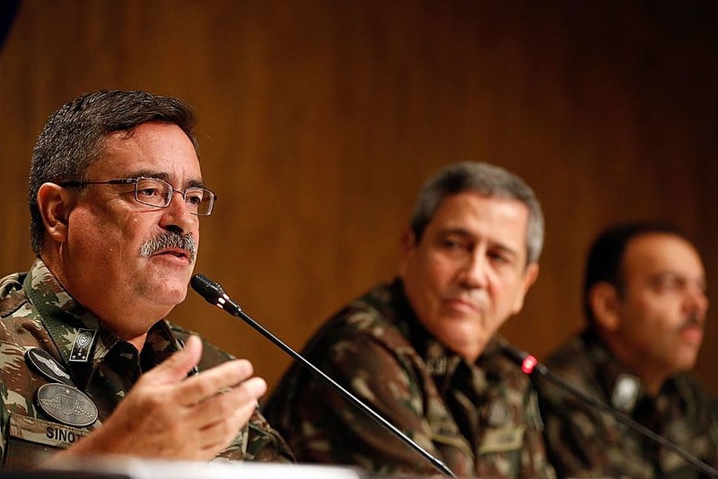 A lei estabelece todos os 67 cargos do Gabinete da intervenção militar, entre eles o de interventor, Walter Souza Braga Netto, do Exército